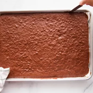 Simply-Recipes-Chocolate-Swiss-Roll-METHOD-07-32e01f65ccd945429446a9fb9125af40